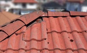 How to Tell When a Tile Roof Needs to Be Replaced