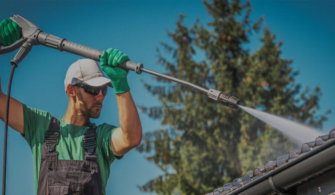 Why DIY Roof Repairs are Dangerous in the Summer Heat